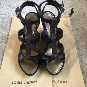 Louis Vuitton authentic lady’s shoes Size 6